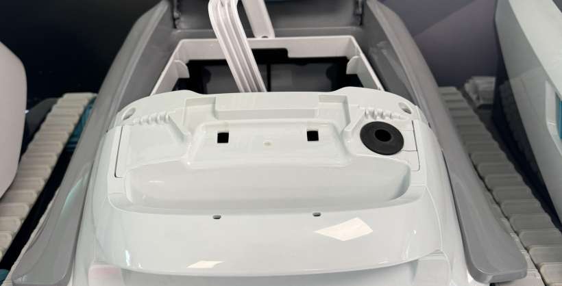 Active 15 robotic pool cleaner