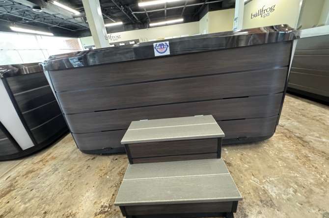 The Crown Destiny Spa from an exterior view.