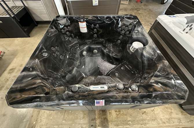 An Elite Series spa being showcased from an above pov.