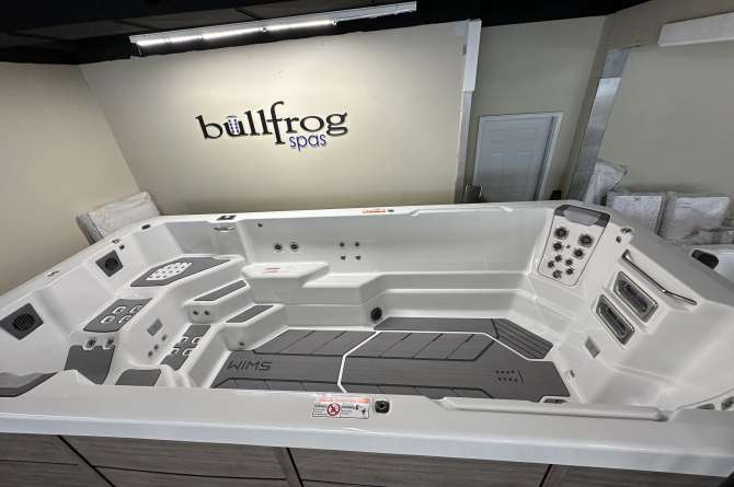 Bullfrog S200 Spa top down view showcasing the interior of the spa.